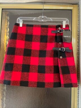 FOREVER 21 Juniors Red & Black Plaid Button/Buckle Winter Mini Skirt Size Medium